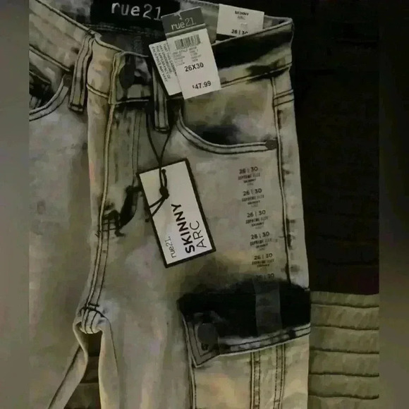 Women’s cargo jeans - NWT - Picture 2 of 4